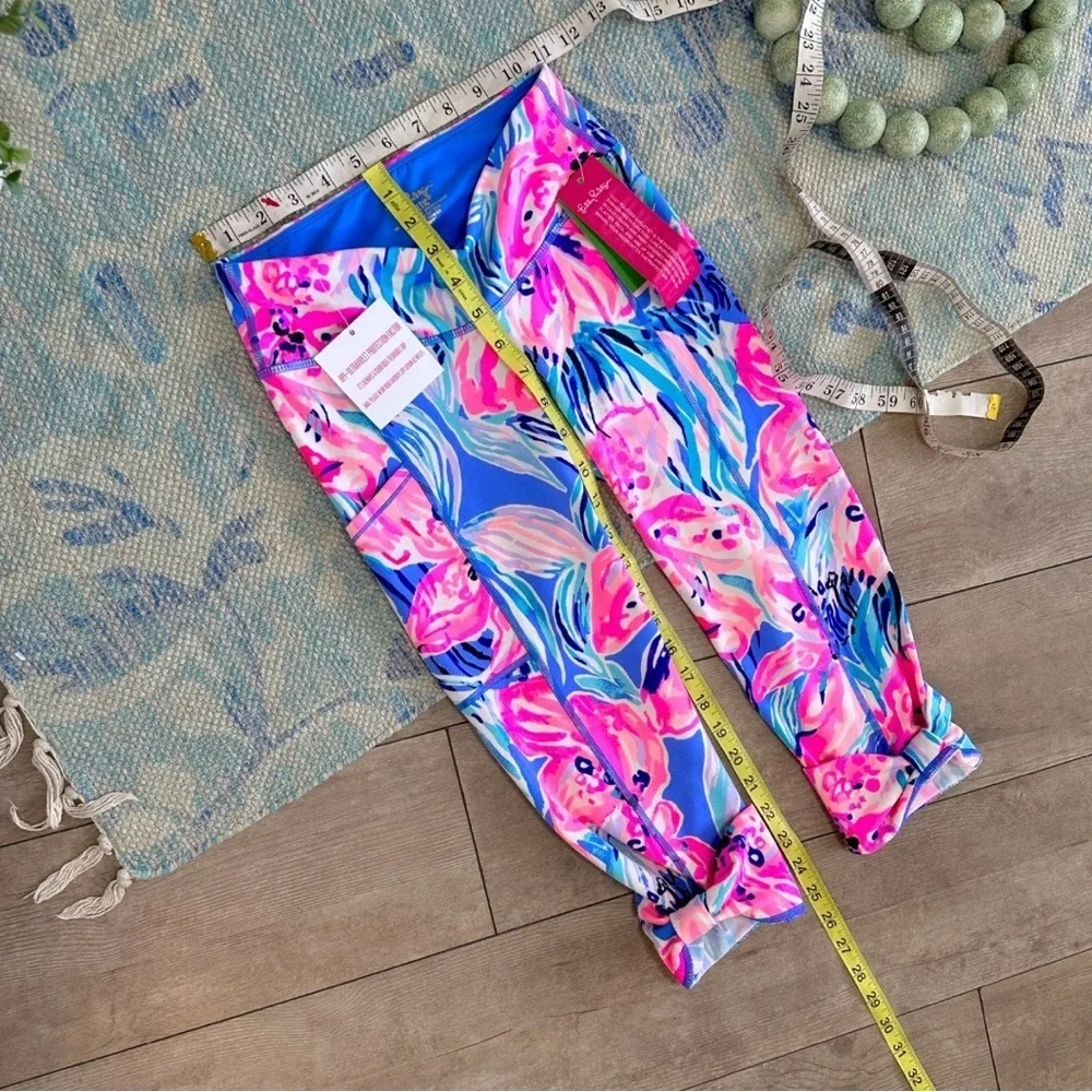 New Lilly Pulitzer Tropical Cropped Leggings Women’s XS Fara Weekender Luxletic
